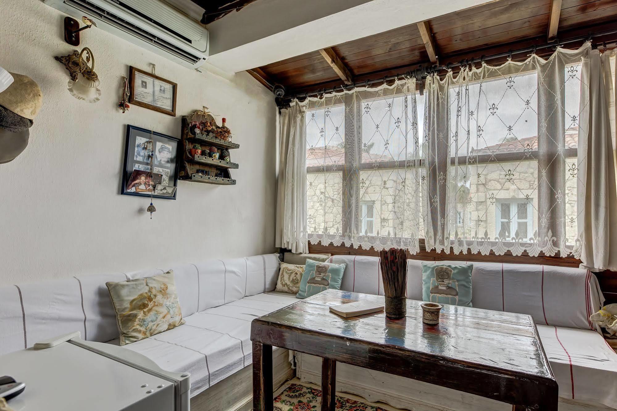 Retro Butik Otel (Adults Only) Cesme Bagian luar foto